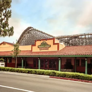 Located steps away from the main gate of Knott's Berry Farm Theme Park.