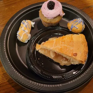 cupcakes, dessert, food