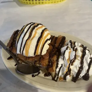 Bread pudding with fudge/caramel and ice cream. Pretty and it was good.