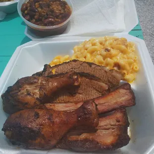 I got the three meat plate brisket chicken and ribs. The meat or season and cooked perfectly I will come here again