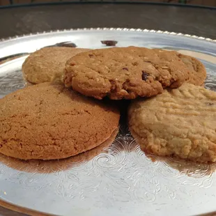 a plate of cookies