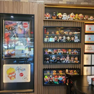 Decor. Divers, drive ins and dives recommended