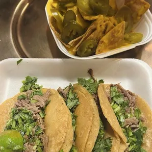 Nachos and Tacos de Desehbrada