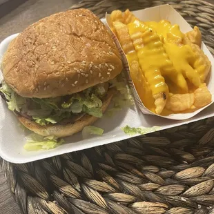 Hamburger w Cheese fries