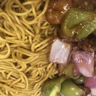 Kung Pao Chicken Chow Mein
