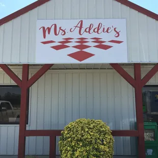 Loving the new sign and paint job on the exterior!