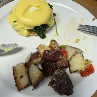 Eggs Florentine with Potatoes O'Brien (half of an order !)