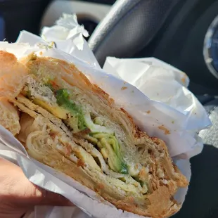 Egg Avocado croissant