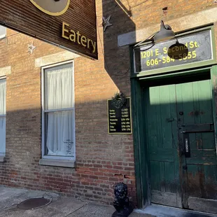 the entrance to the restaurant