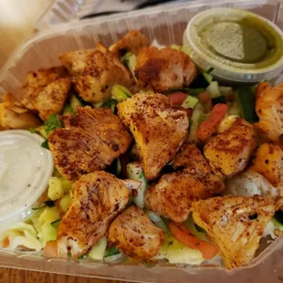 House salad with Chicken (added the greek dessing)