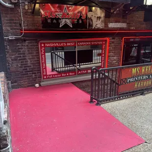 Rolling out the red carpet for all the singers (or painted concrete)