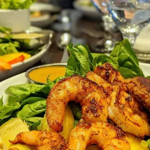 Blackened Shrimp Salad (replaced tomato with artichokes)