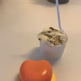 Pink heart &amp; Banana Gelato