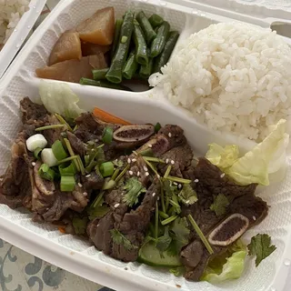 Beef Short Ribs with Steamed Rice