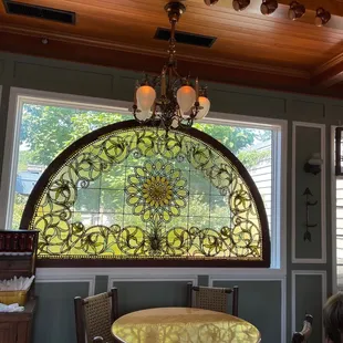 Back room dining area for lunch