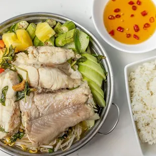 Canh Chua Ca / Hot and Sour Catfish Soup Hot Pot