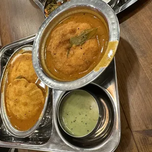 Idly vada sambhar