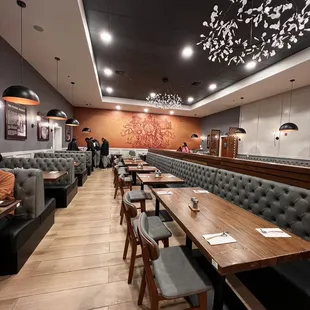 sushi and sashimi, interior