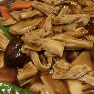 L29. Bean Crud Sheet With Bamboo Shoot and Black Mushroom