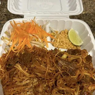 N1. Pad Thai Noodles