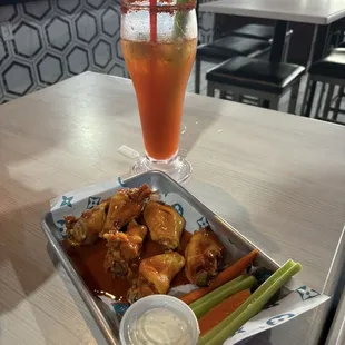 Wings &amp; micheladas