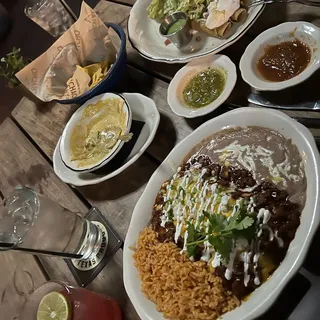 Chile Con Carne Enchilada Dinner