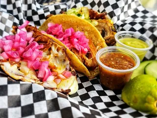 Tacos El Comelon - Lake Avenue Inn