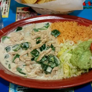 Pollo a la crema and enchiladas