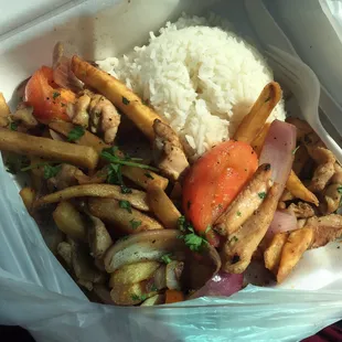 Pollo Saltado