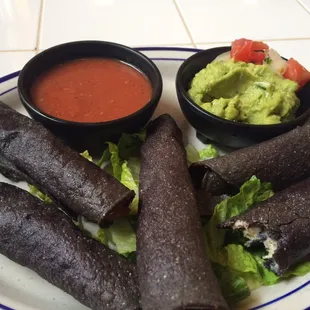 Huge delicious chicken taqueria, great salsa and guacamole