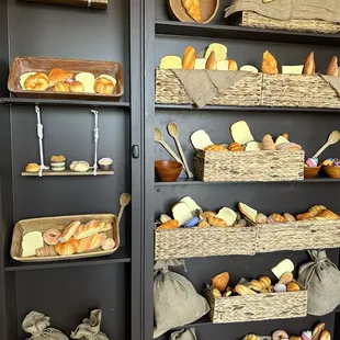 Bread wall