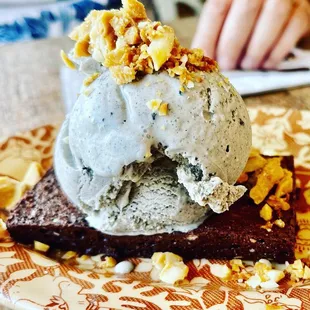 Chocolate-Kiawe Bean Brownie