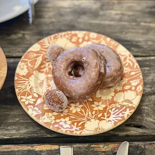 Warm U'ala Doughnuts