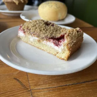 strawberry and cream crumb cake