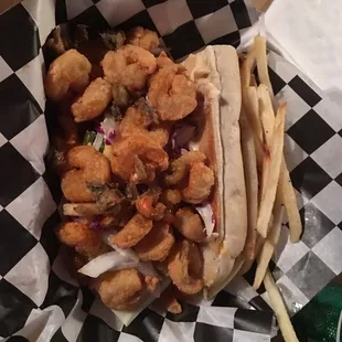 Shrimp po'boy