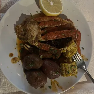 The order received barely warm: one cluster snow crab.