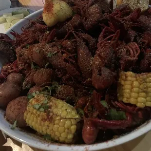 We came in from Houston and it was around 1130 at night and we were hungry so we stopped to eat there everything