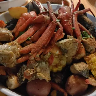 Mix boil pot full size. They were out of crawfish and Jonah claws so they gave me extra red crab.