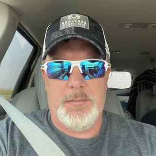 Chris R.