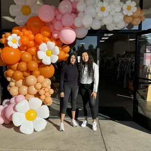 Balloon arch for storefront