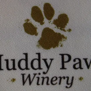 muddy paws winery logo