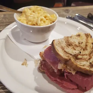 Reuben with Mac n cheese