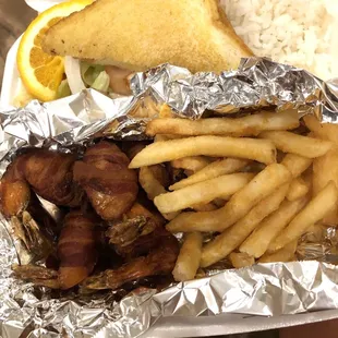 Camarones A la Tocineta $13.99