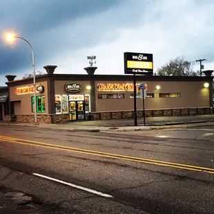 the outside of a restaurant