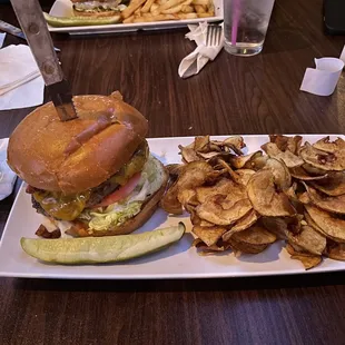 Build Your Own Burger, Fresh Cut Potato Chips