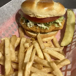 Crispy chicken sandwich
