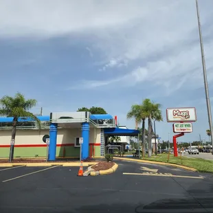 15 minutes from clearwater beach.