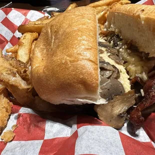 GARLIC PARMESAN BACON BURGER