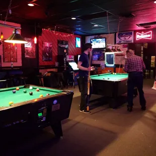 Lots of pool players!