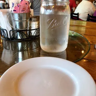 Drinks served in Ball Mason jars.